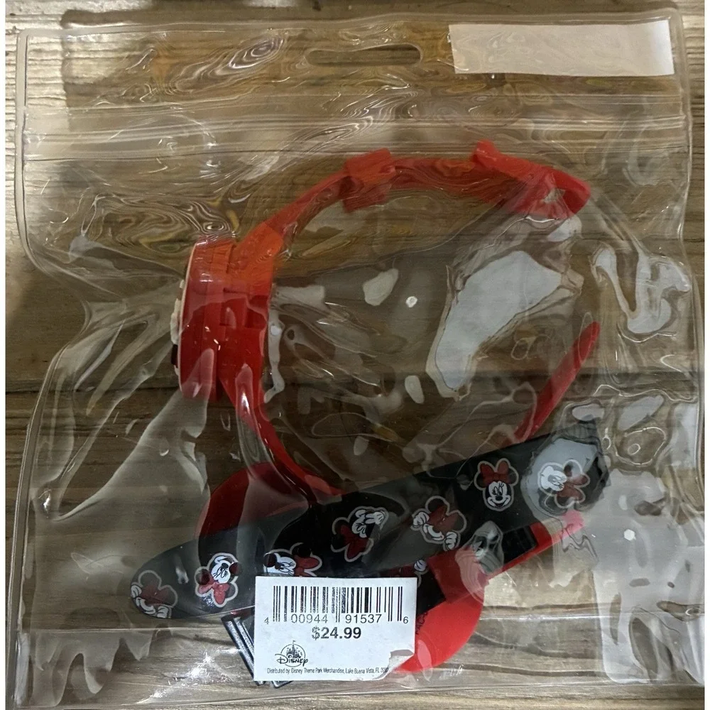 New In Bag Disney Minnie Mouse Watch Girls With Accessories (Needs‎ Batteries)